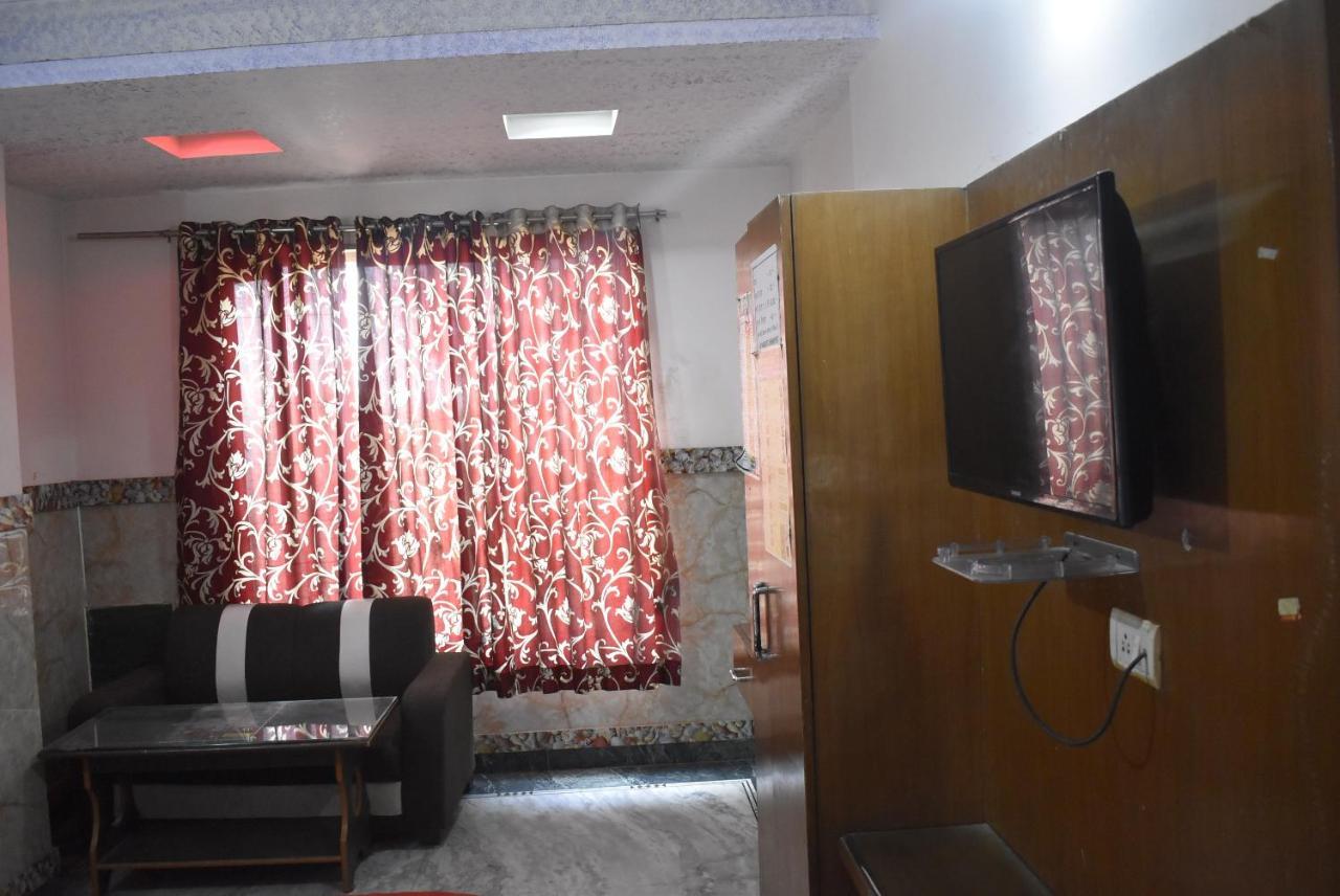 Hotel Shri Hari Palace By Wb Inn Vrindāvan 外观 照片